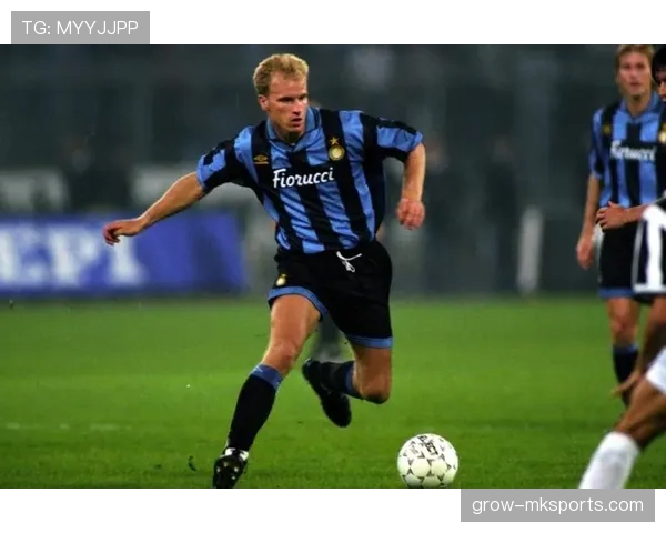 当红足球球星慈善赛大放异彩，精湛技艺与体育精神闪耀全场